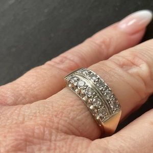 14 K gold and diamond ring